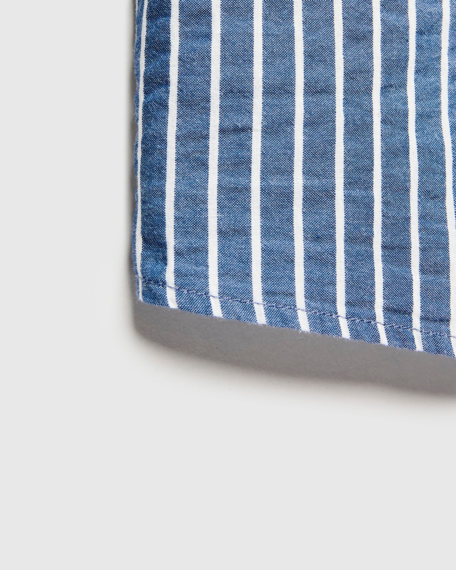 Seersucker Dirleton Shirt in White Blue Stripe - Image 6
