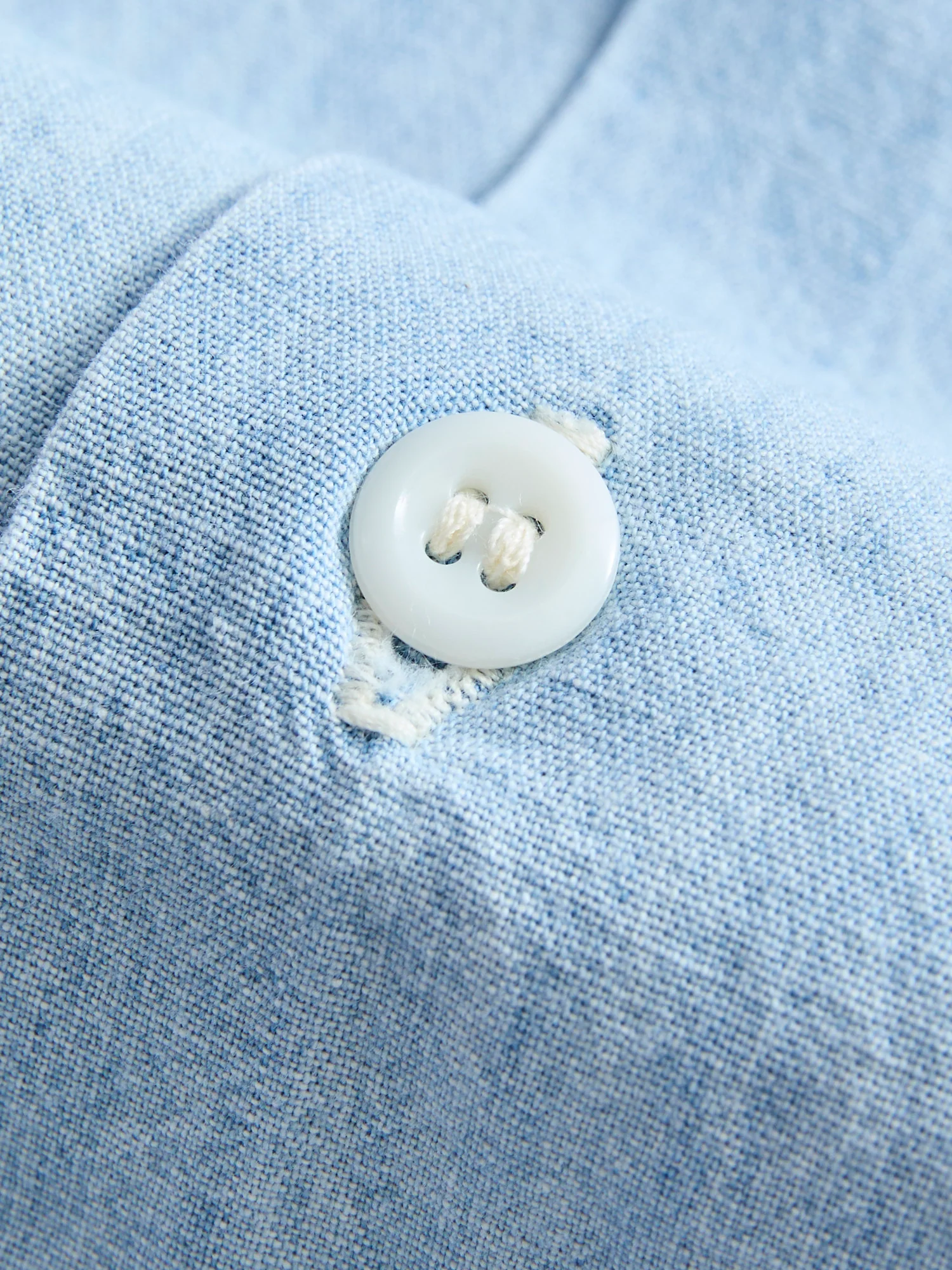 Short Sleeve Work Shirt in Chambray Bleached - Image 7