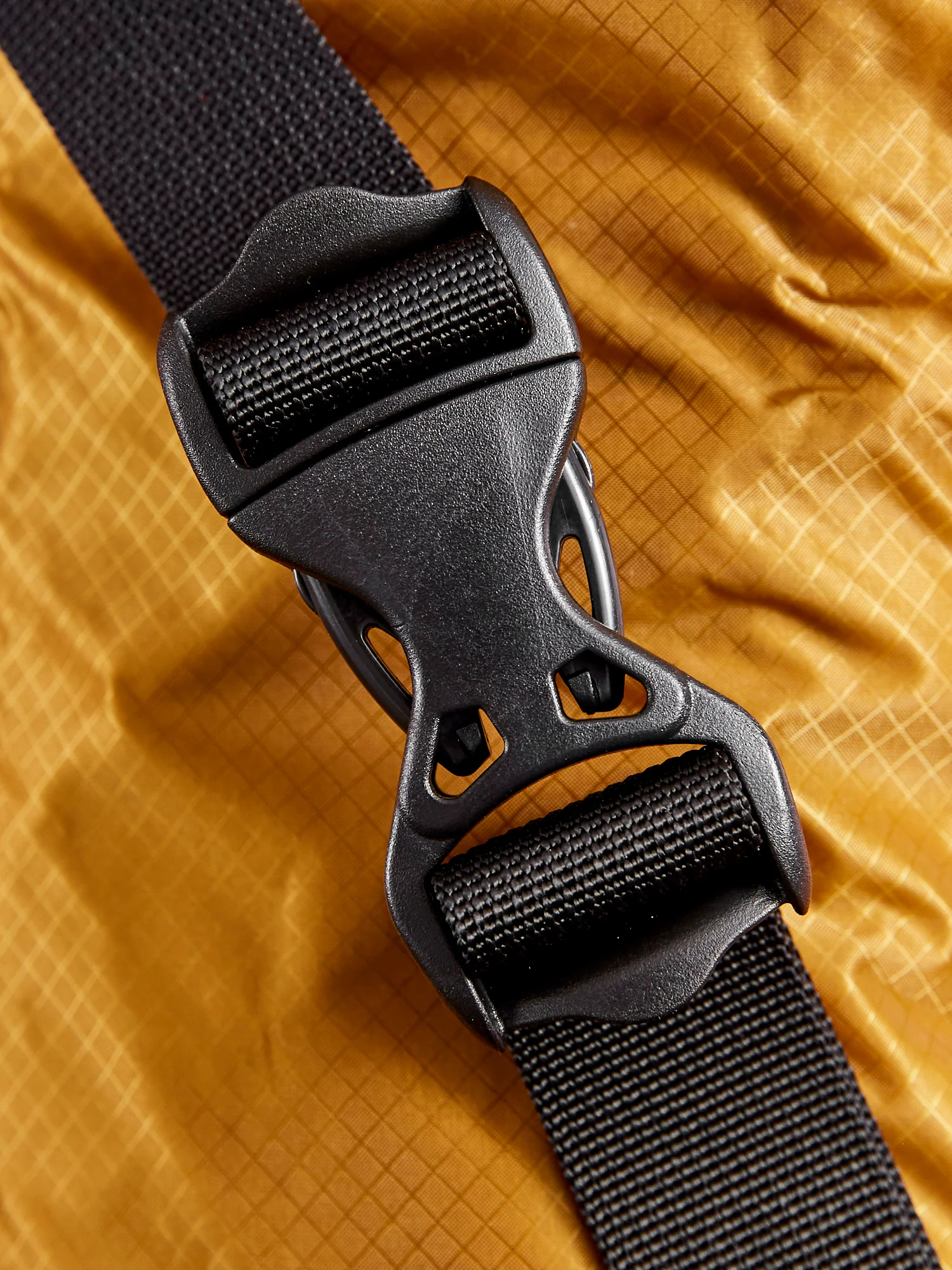 Sil Waist Bag in Yellow - Image 7