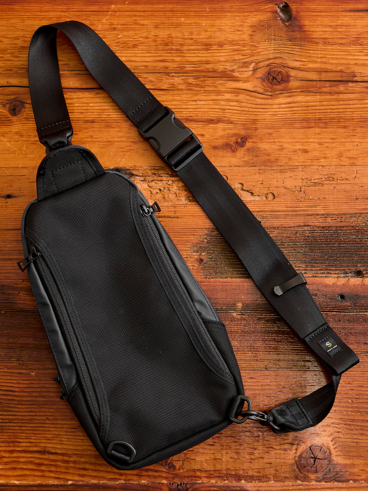 Slick Sling Bag in Black - Image 3