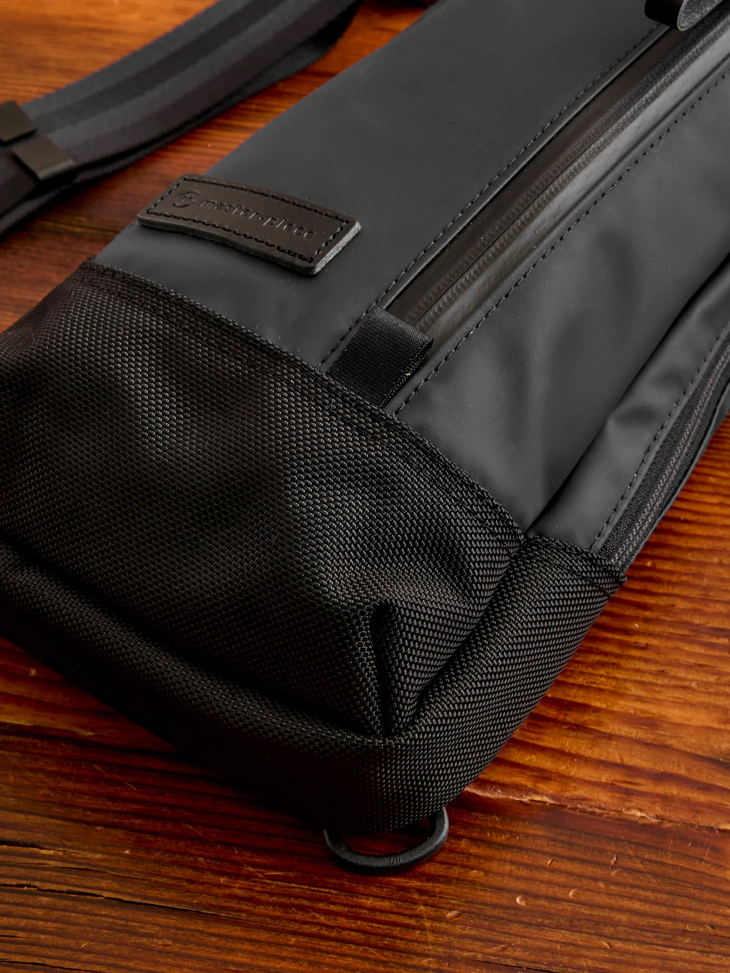 Slick Sling Bag in Black - Image 4