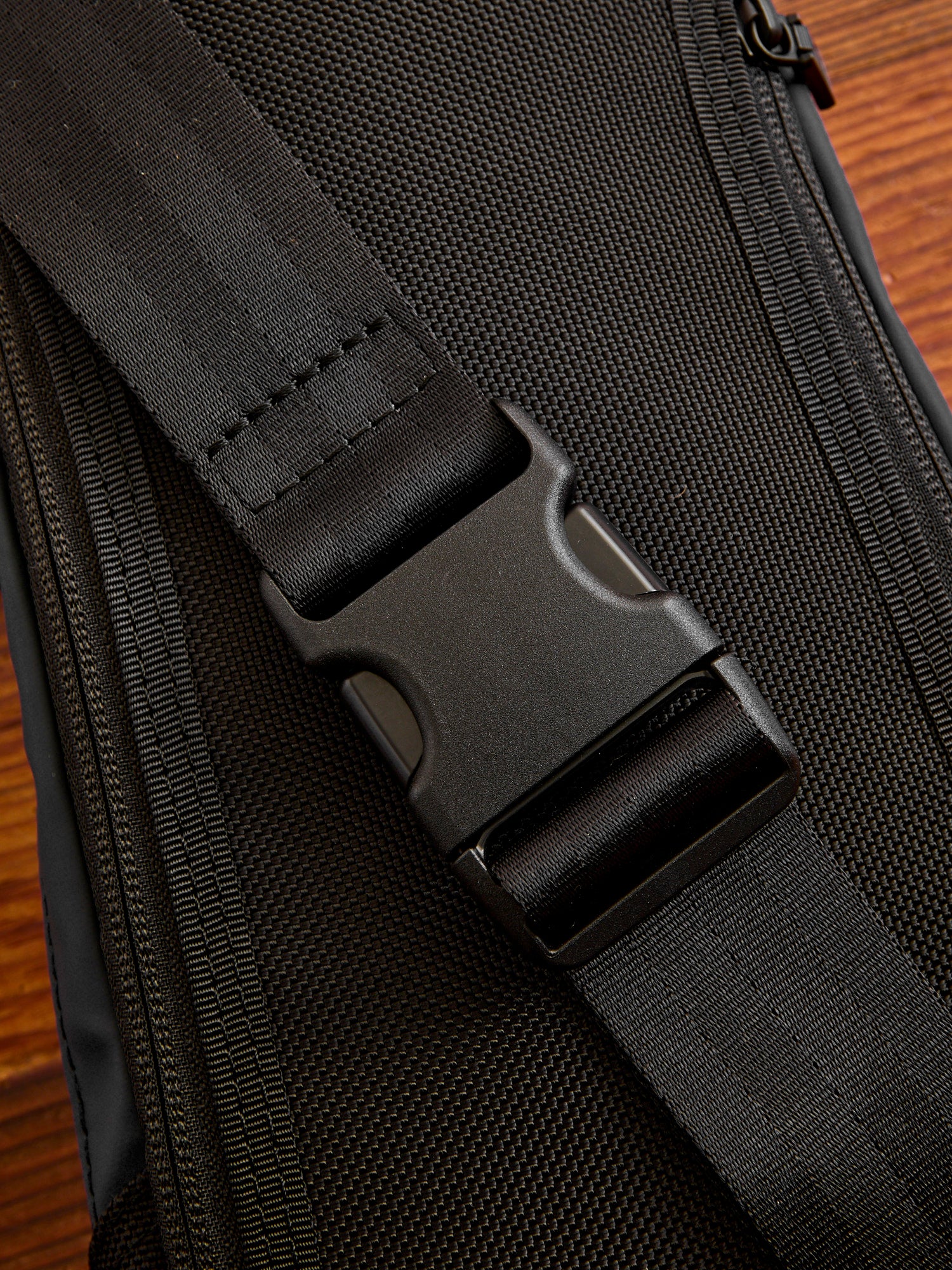 Slick Sling Bag in Black - Image 9