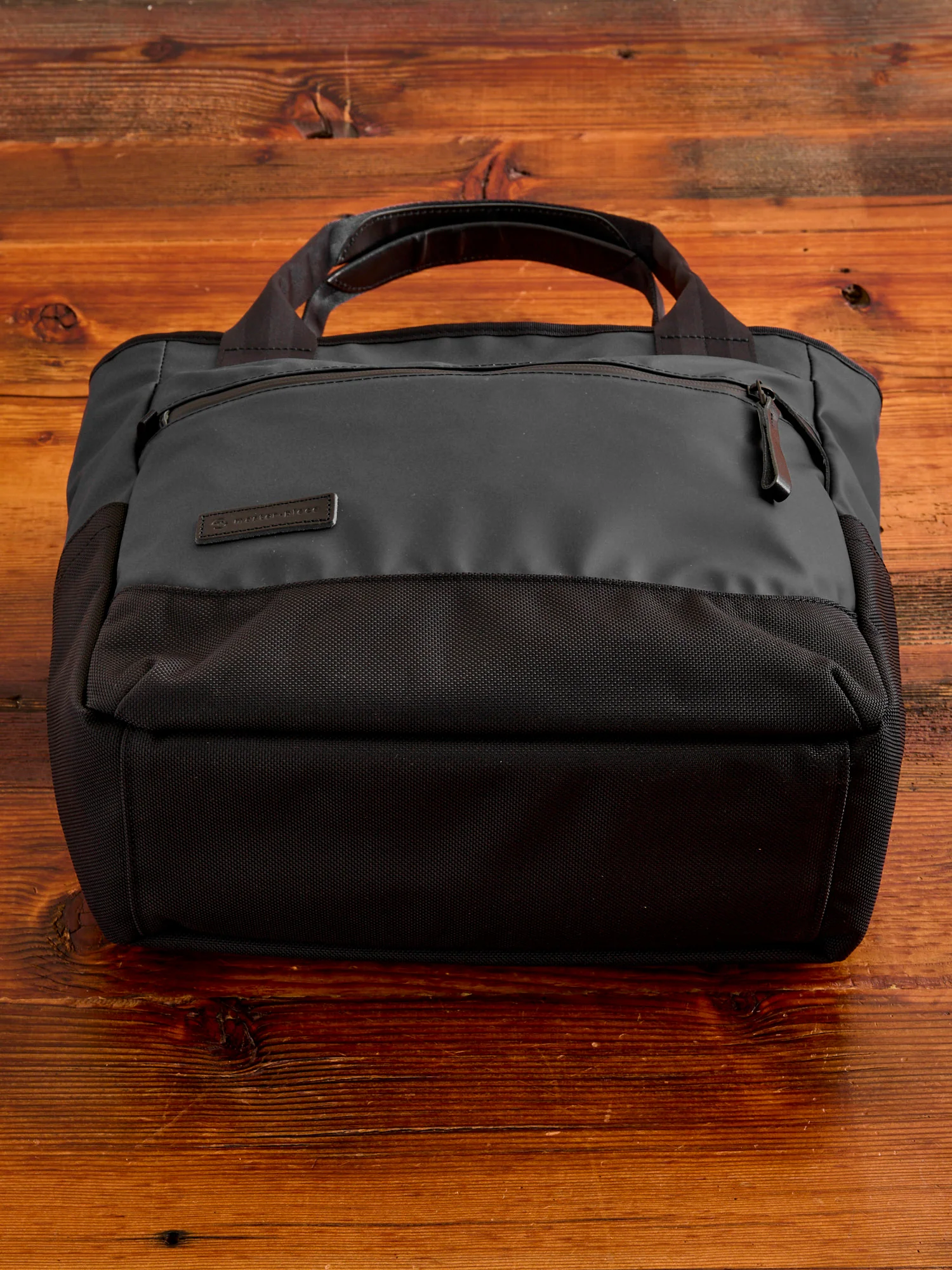 Slick Tote Bag in Black - Image 6