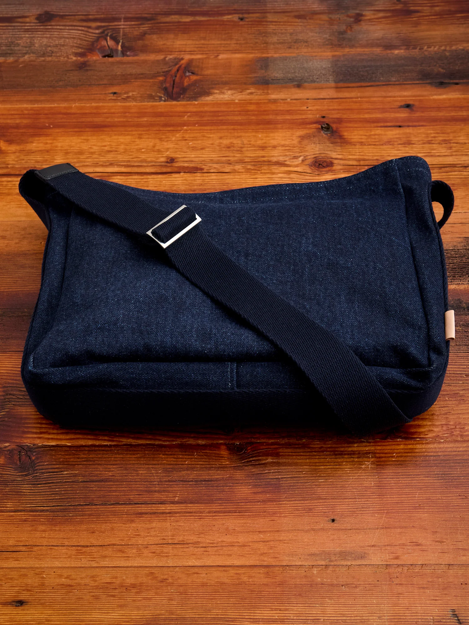 Square Shoulder Bag in Indigo One Wash - Image 4