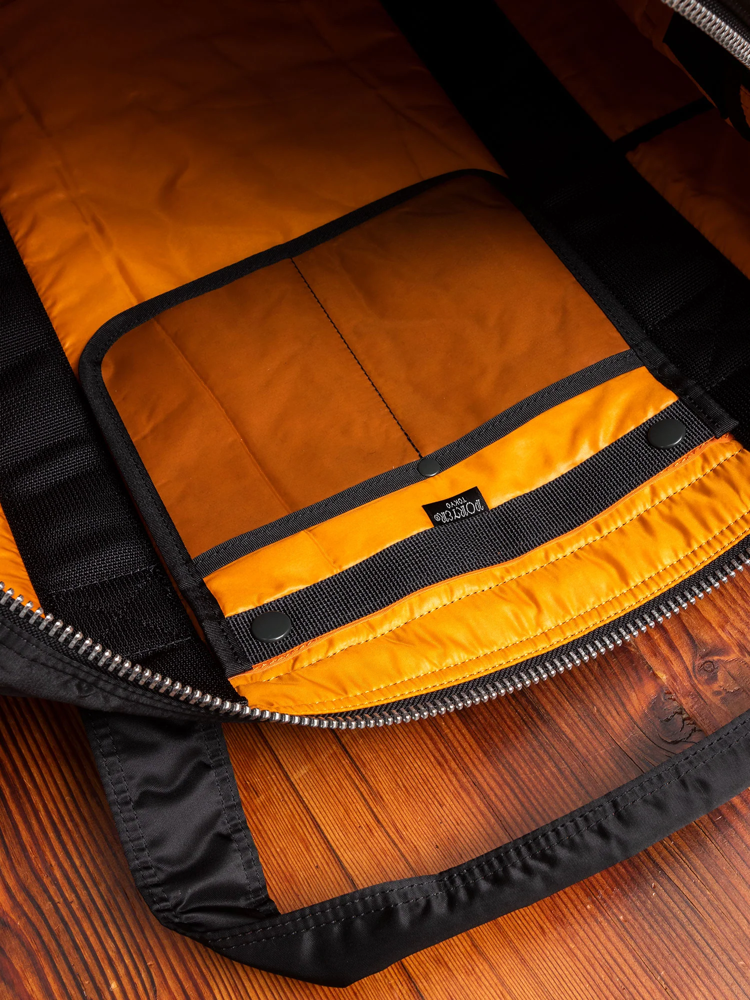 "Tanker" 2-Way Boston Bag (M) in Black - Image 10