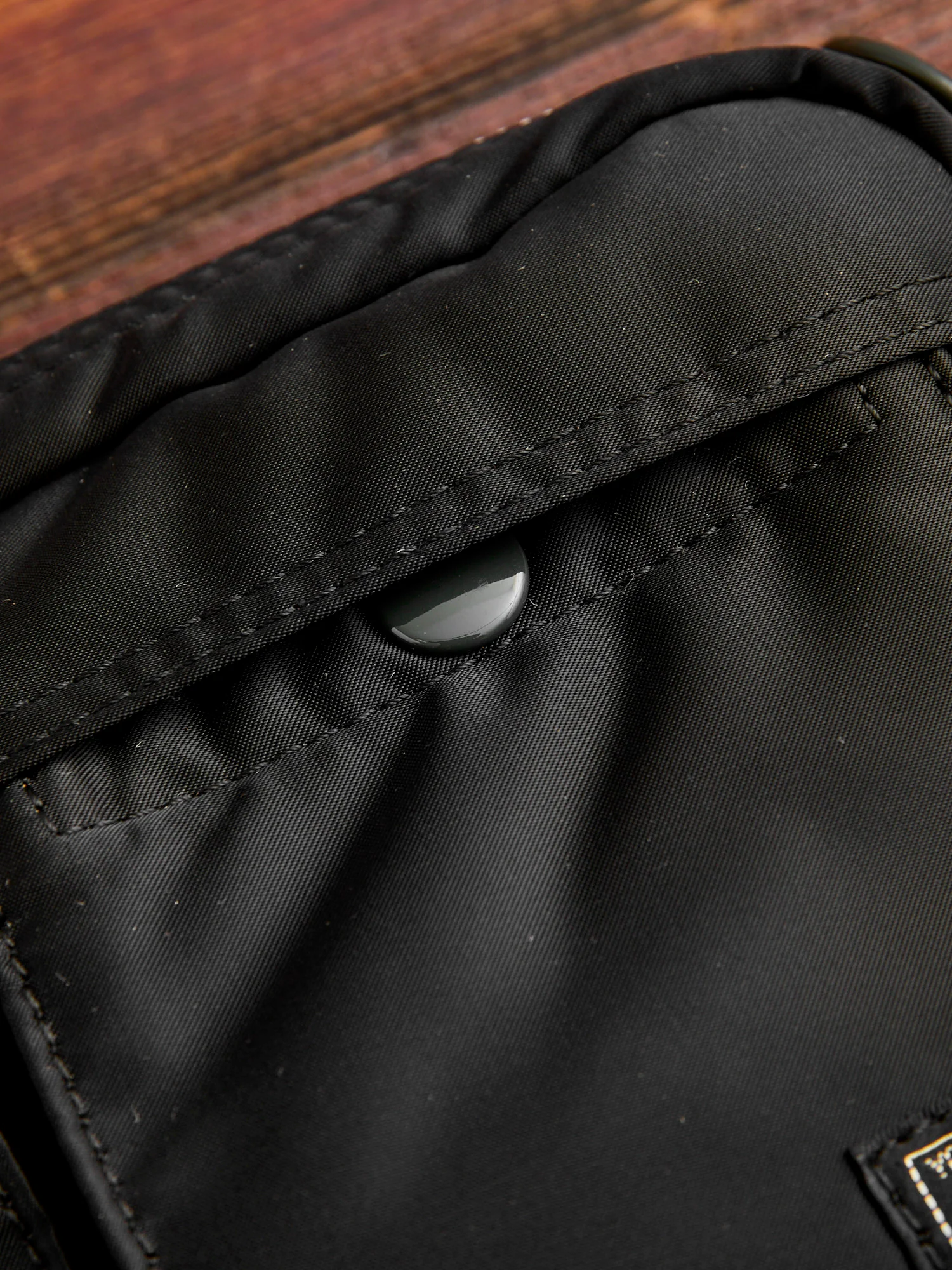 "Tanker" Shoulder Bag (S) in Black - Image 4