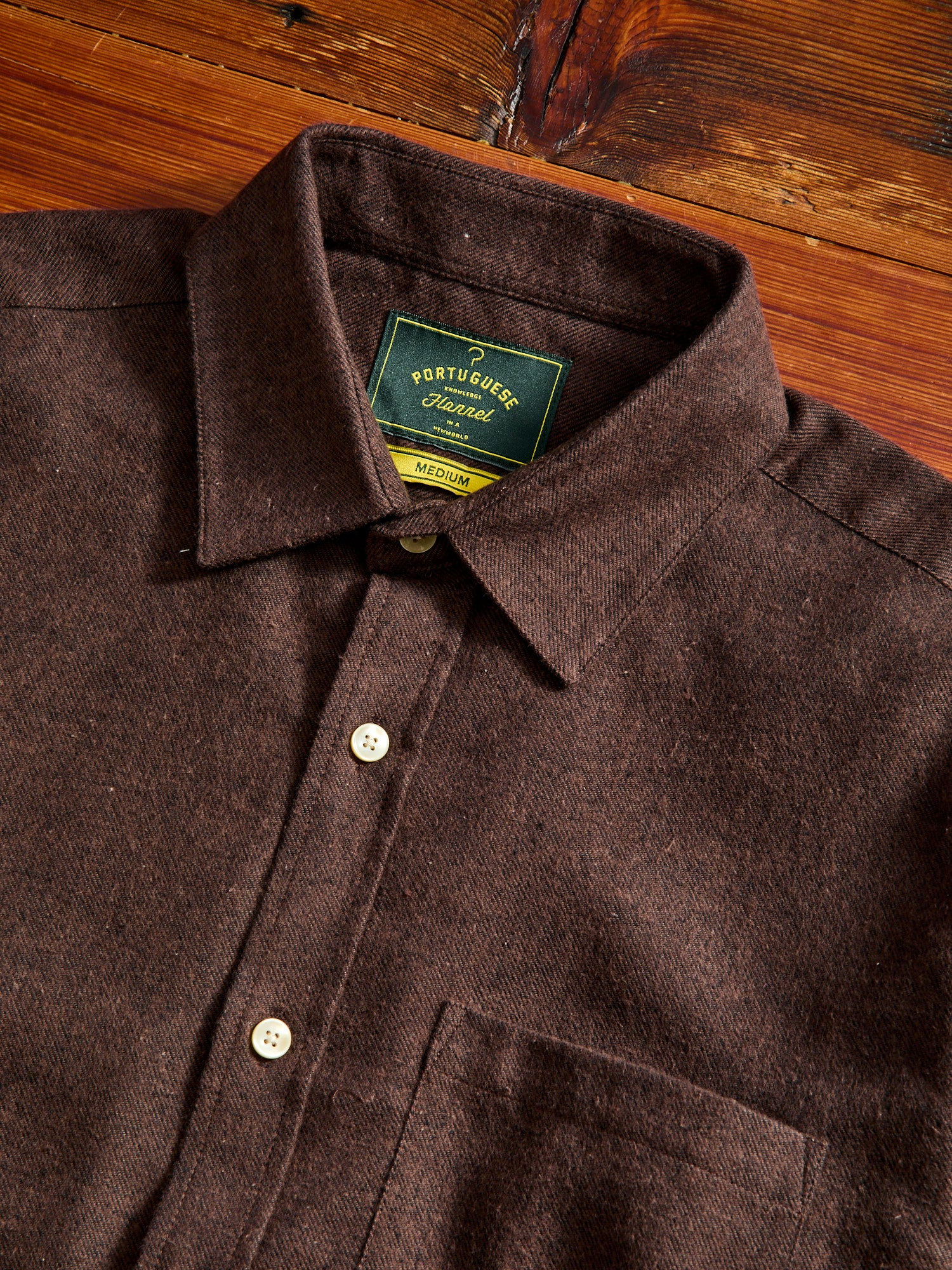 Teca Button-Up Shirt in Brown - Image 3