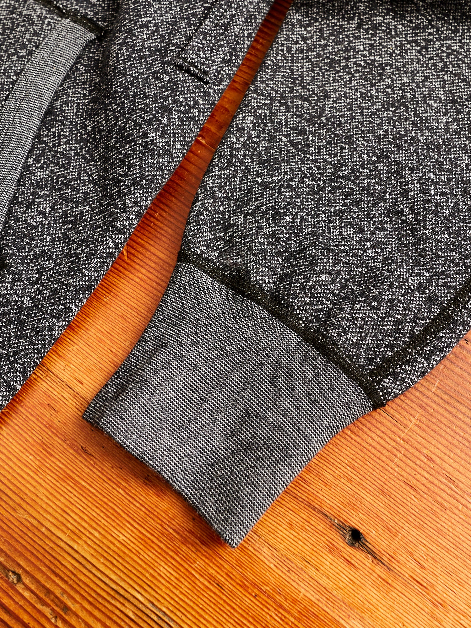 "Tiger Fleece" Robe in Black - Image 9