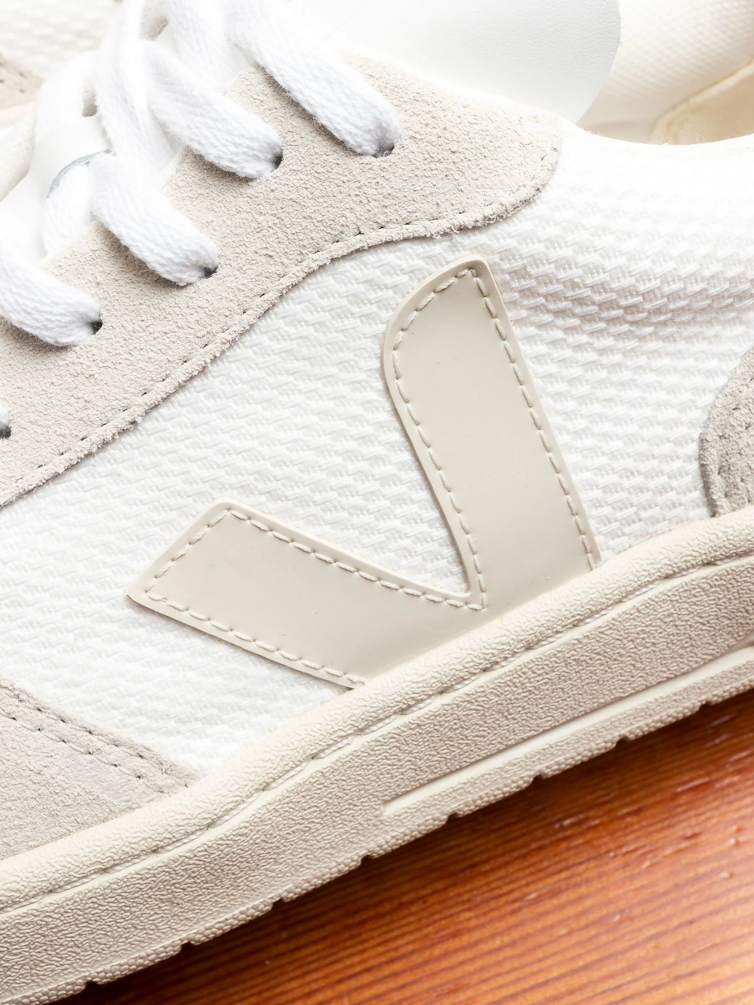 V-10 B-Mesh Sneaker in White Natural Pierre - Image 5