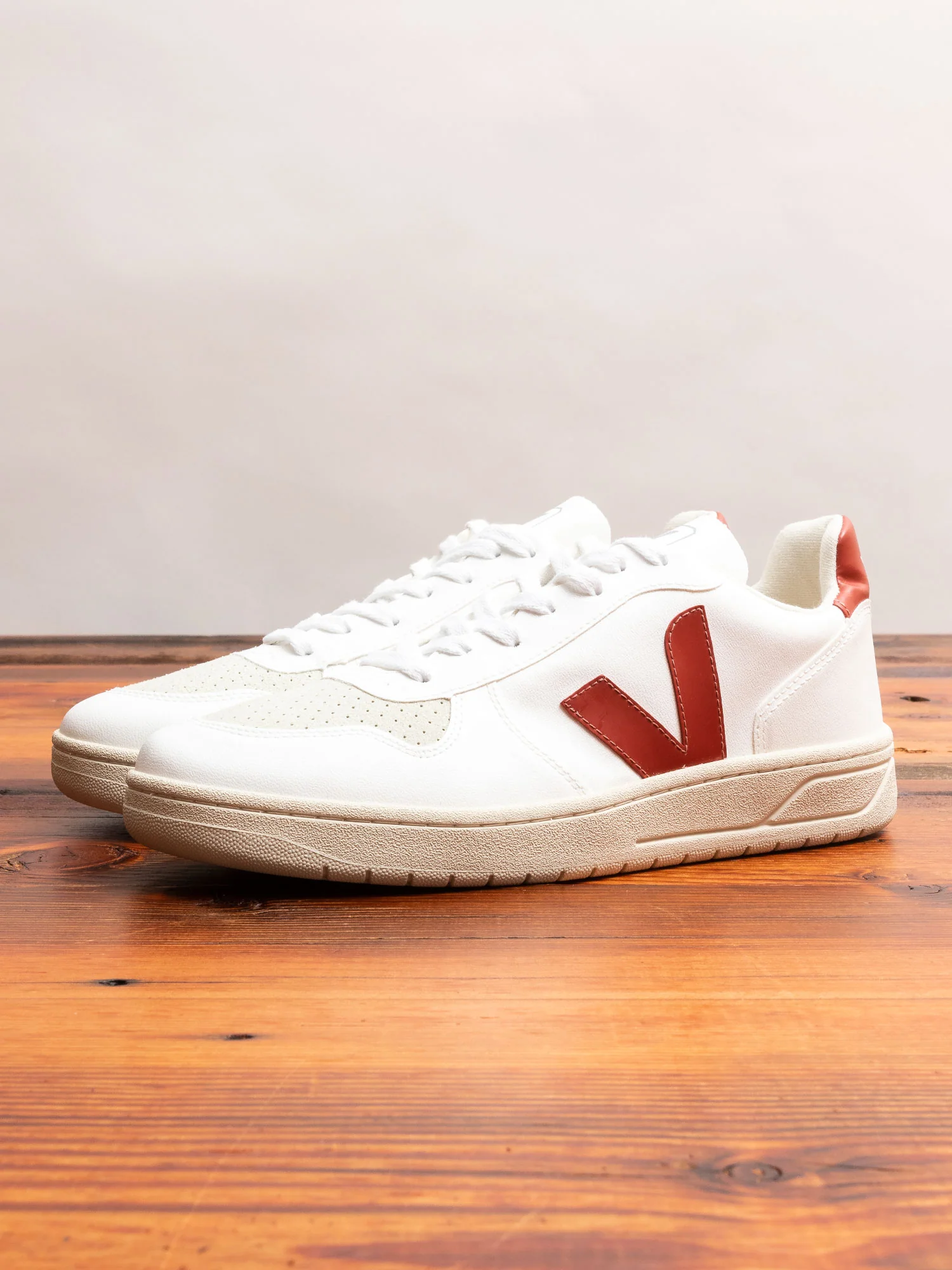 V-10 CWL Sneaker in White Rouille