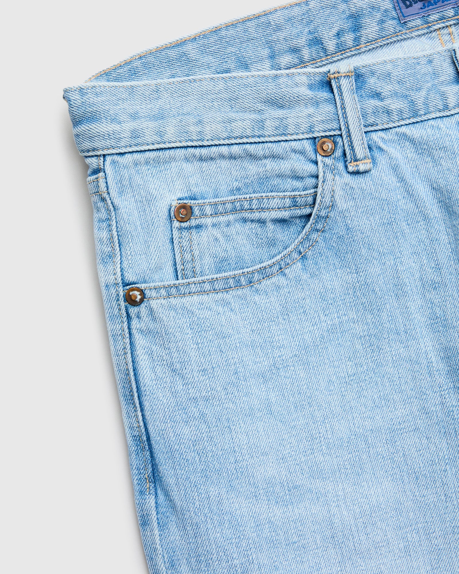 "Worn Out" Selvedge Denim in Straight Fit - Image 4