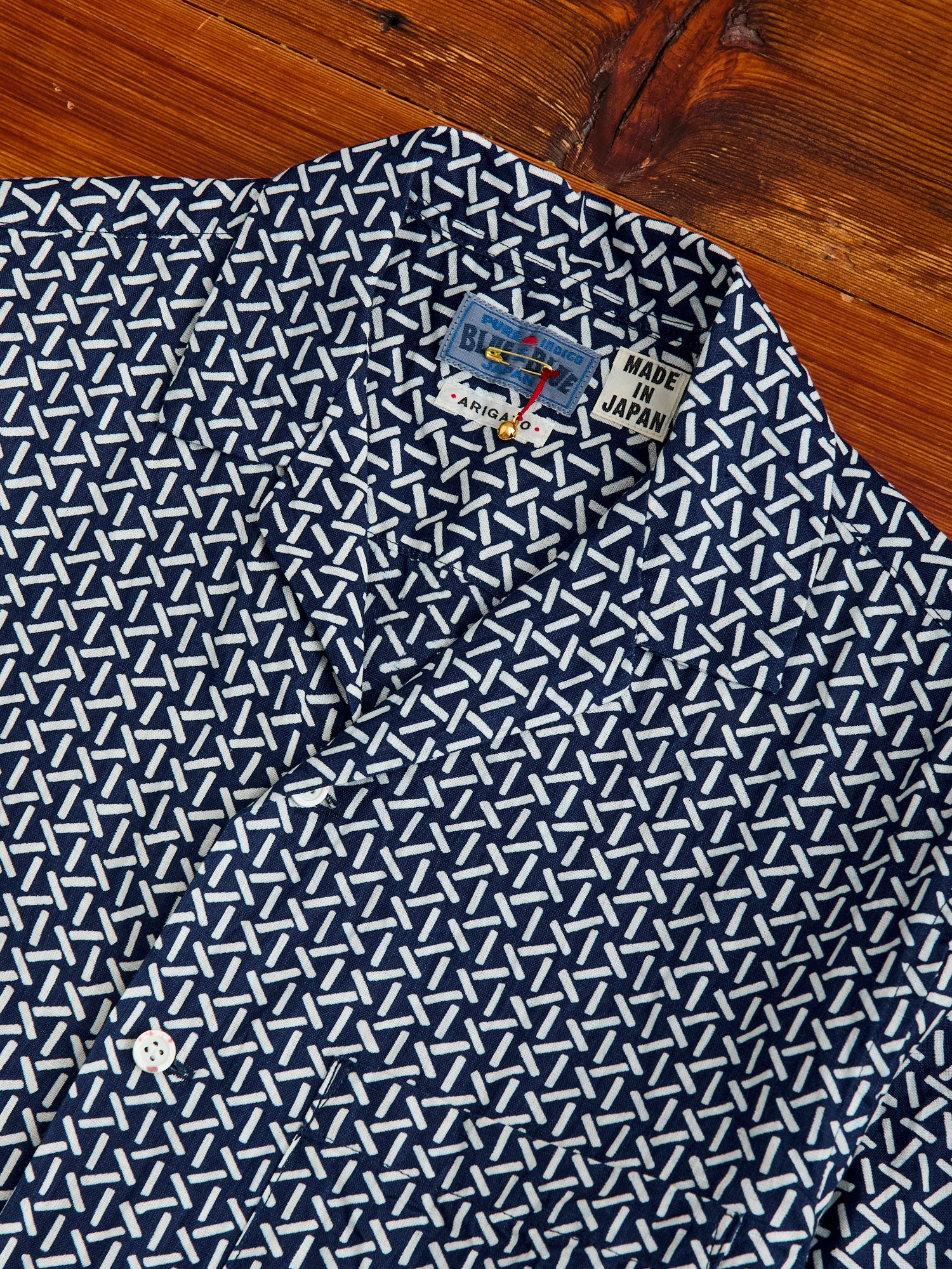 "Yama-Komon" Bassen Short Sleeve Shirt in Indigo - Image 3