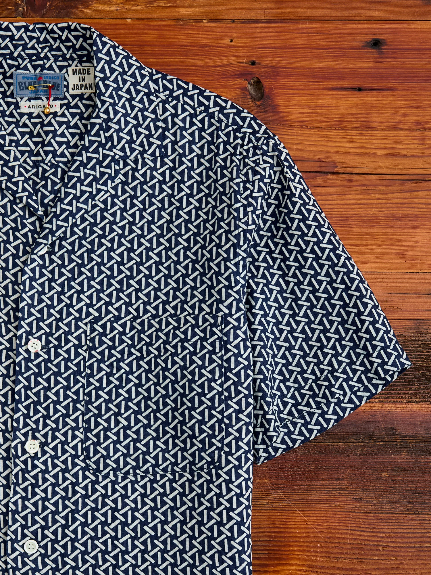 "Yama-Komon" Bassen Short Sleeve Shirt in Indigo - Image 4
