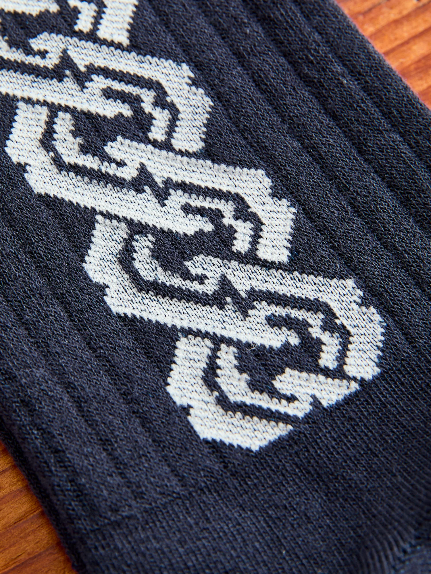 "Yoshiwara Tsunagi" Socks in Dark Navy - Image 4